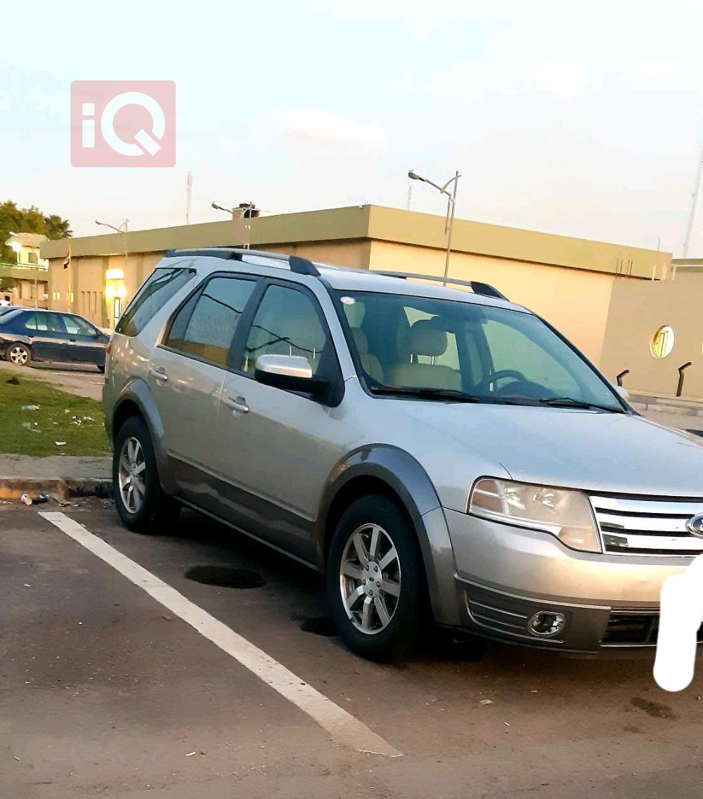 Ford Taurus X